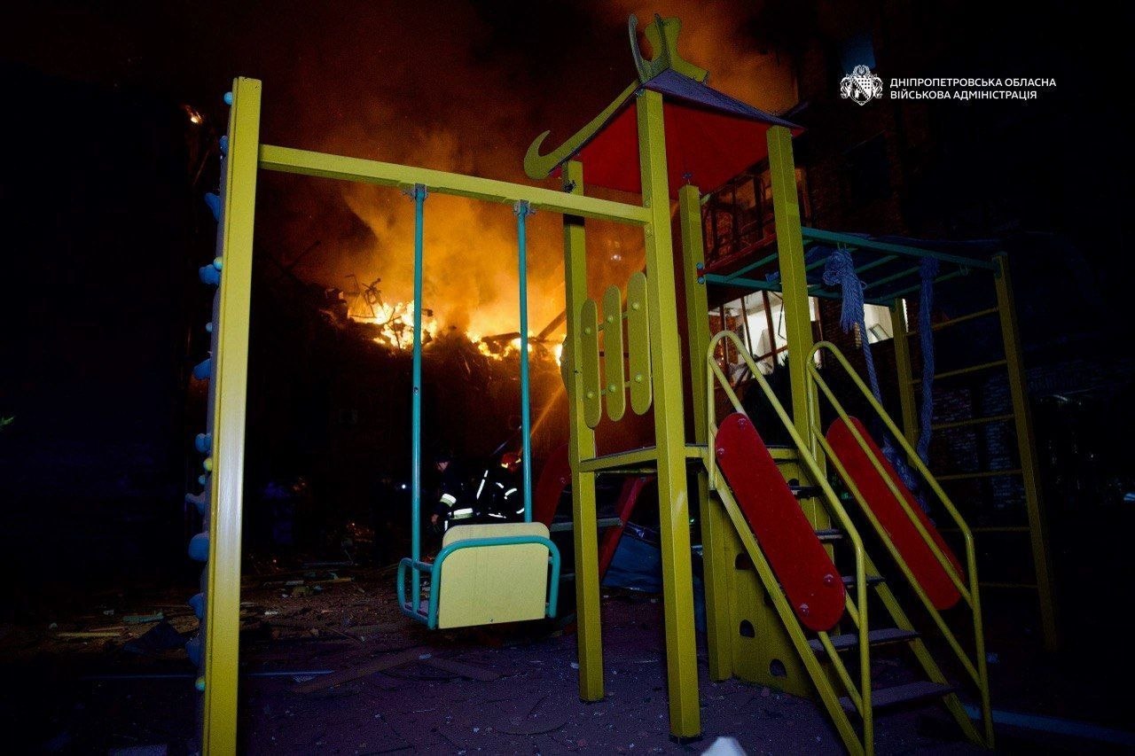 РФ била по гостиницам, домам и детской площадке, много жертв: все об атаке на Киев, Днепр, Одессу